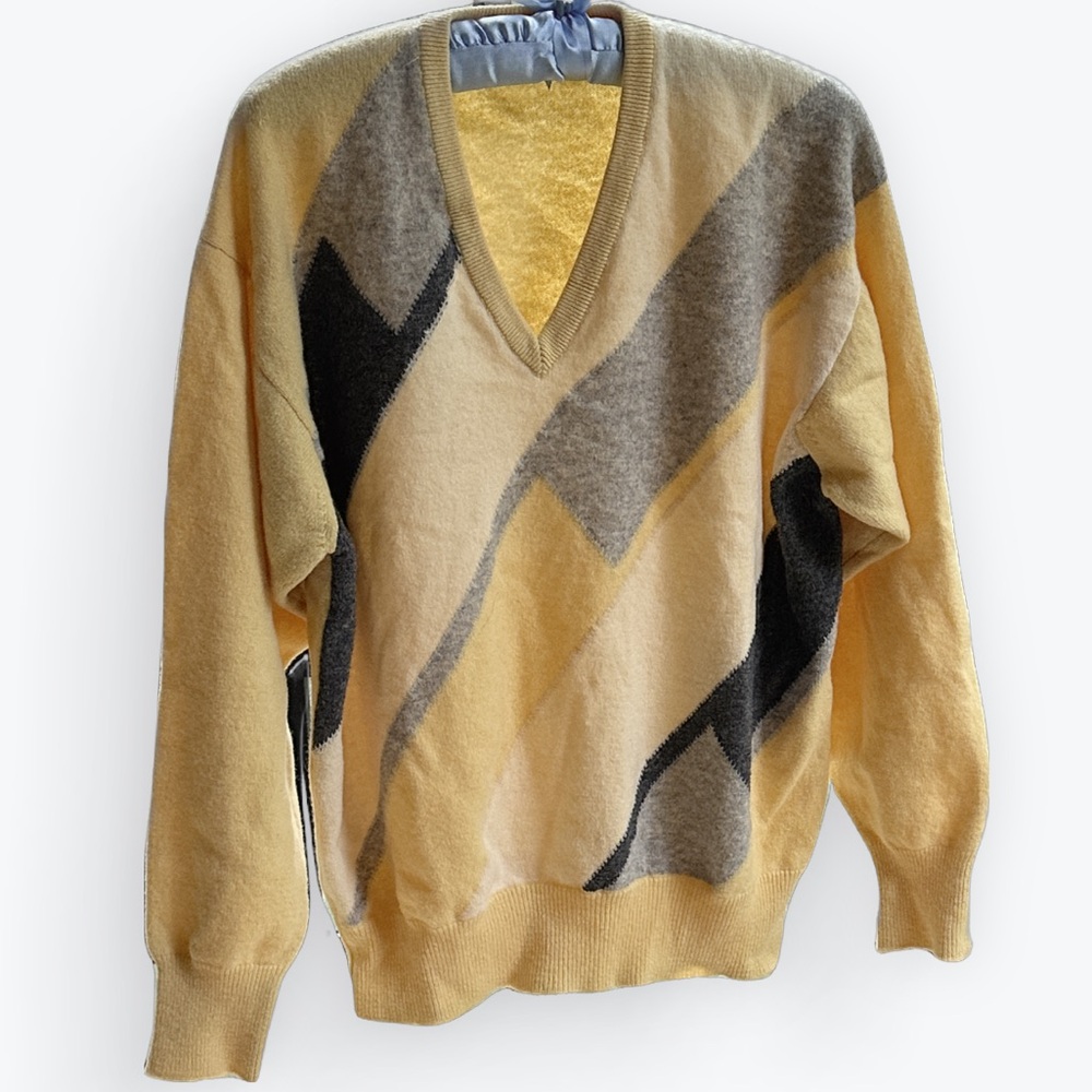Scottish Lambswool Unisex 90s Yellow & Gray Colorblock Sweater ~ Men’s 46/117